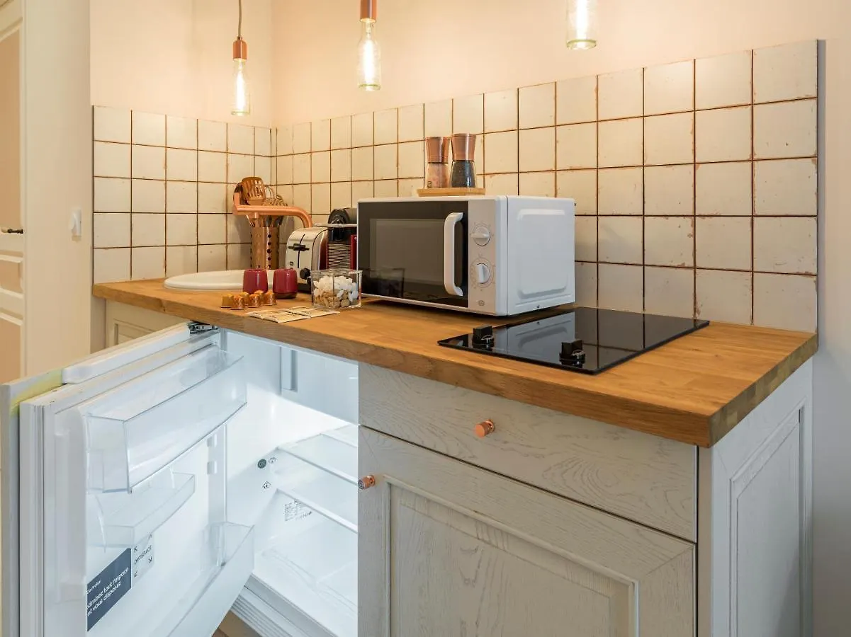 Pink & Wood Cocoon Apartment Paris France