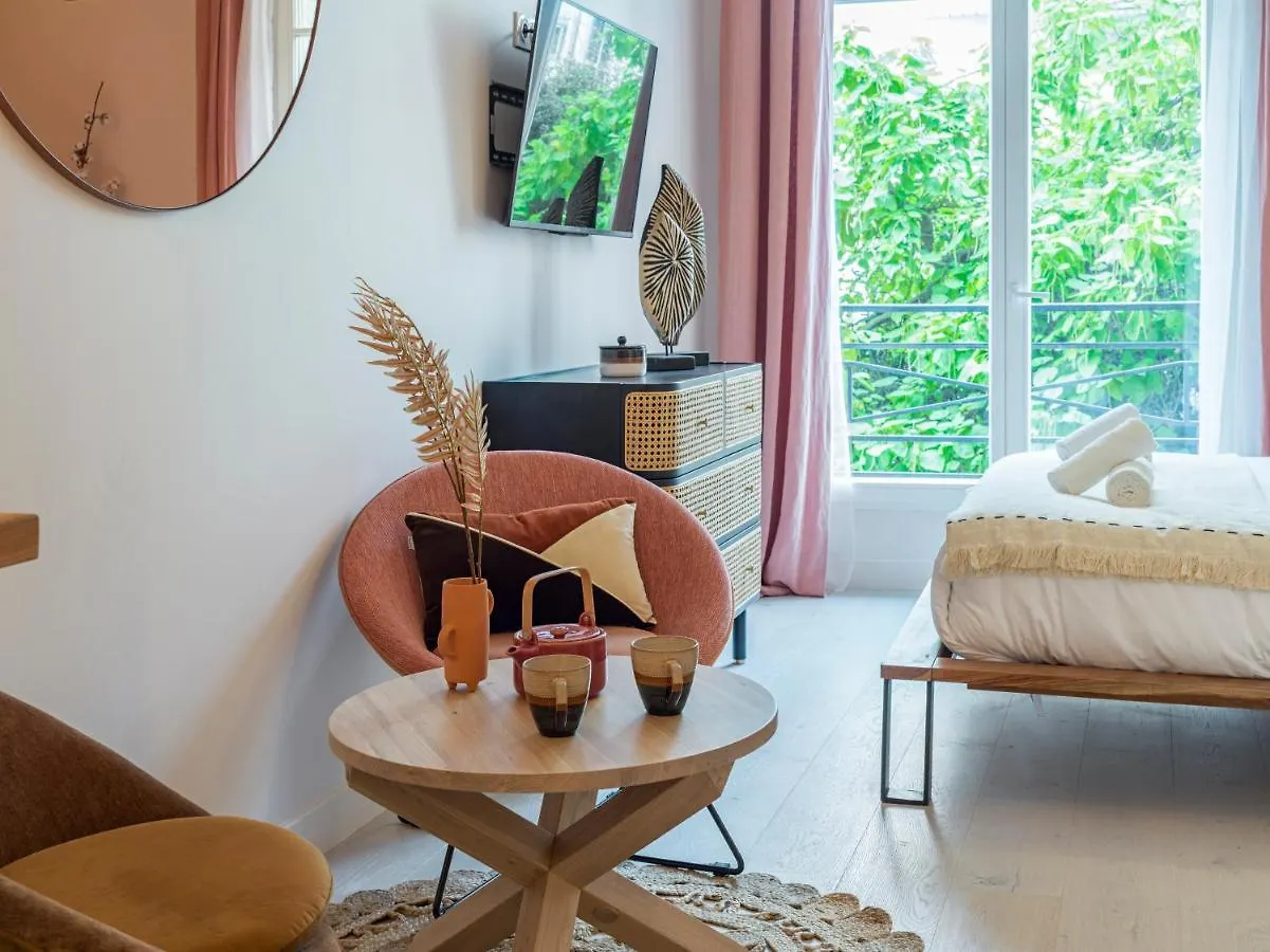 Pink & Wood Cocoon Apartman Párizs
